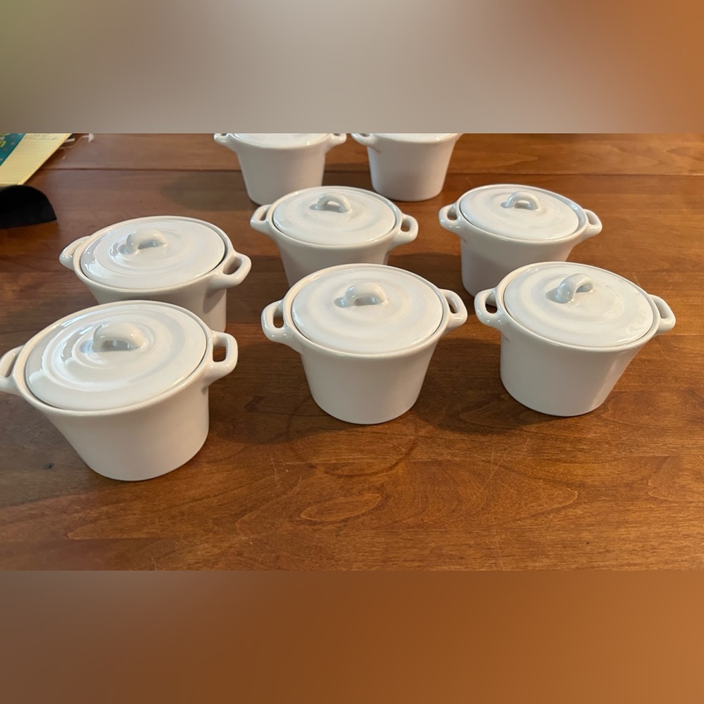 6 (8 2 free) Kennex stoneware covered dishes. (Cocottes) baking/serving 4oz